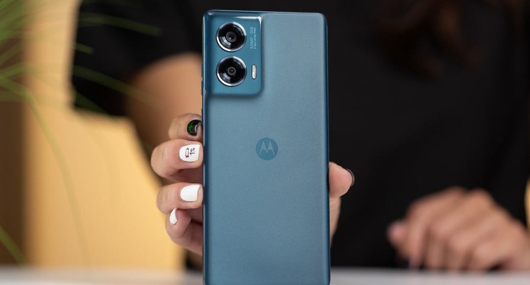 Meet the Motorola Edge 50 Fusion A Stunning Blend of Power Style and Simplicity