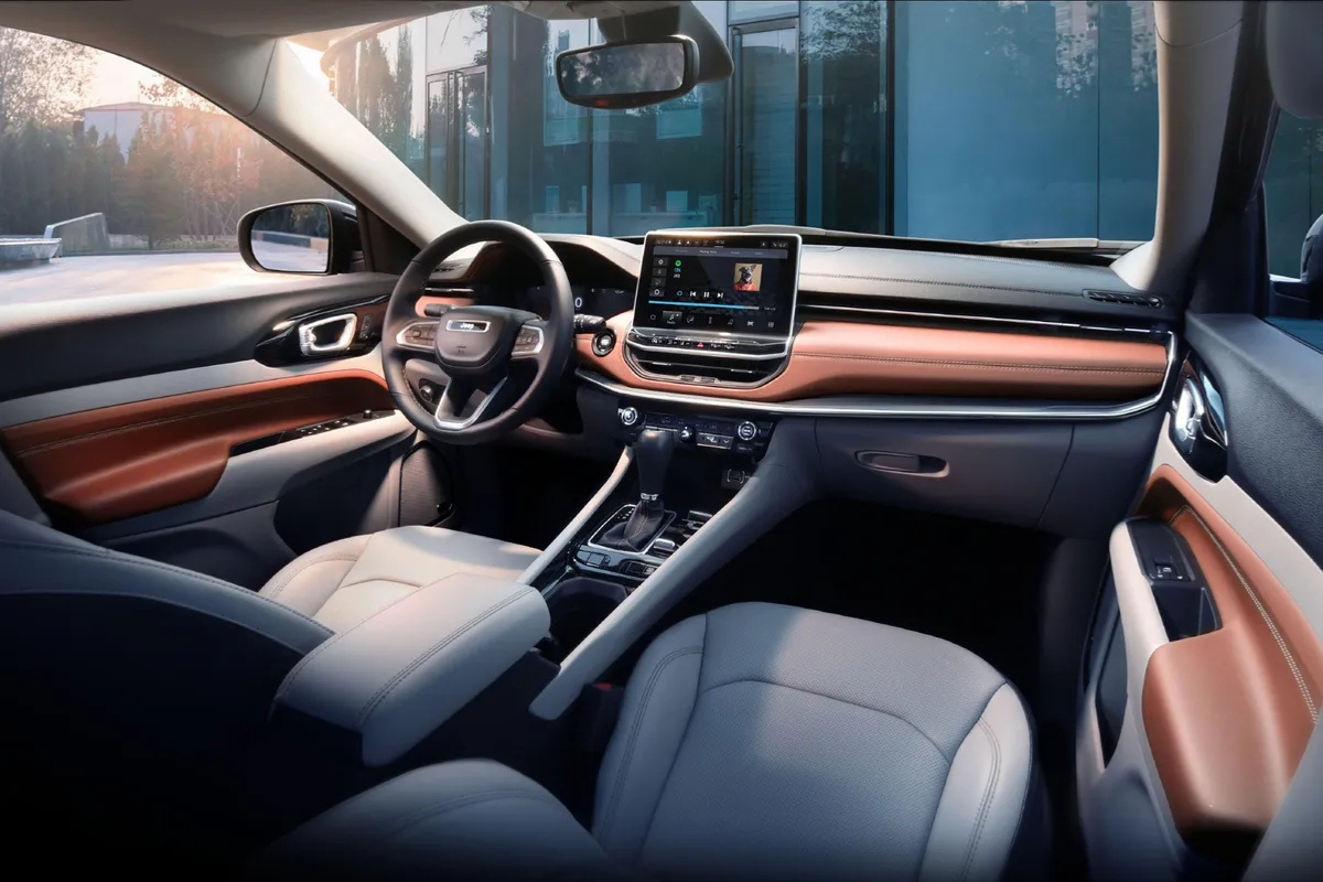 Jeep Compass: Discover the Perfect SUV for Style Performance and Adventure